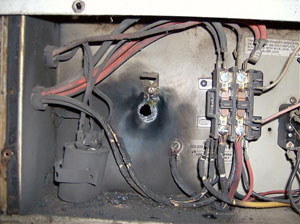 Air conditioning repair. Short cirucit in the outdoor cooling unit.